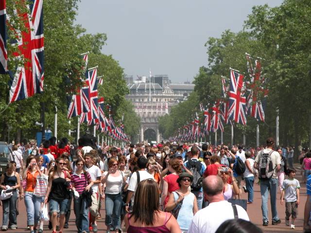 the Pall Mall closed for Jubilee pedestrian traffic (Image: The Girl in the Cafe) 