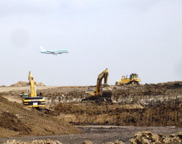 Major earthworks at Heathrow's Terminal 5. Image courtesy of Tim O'Hare Associates.